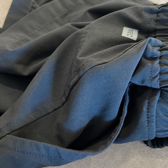 MEC lightweight shorts in black size youth 12 - Picture 5 of 5